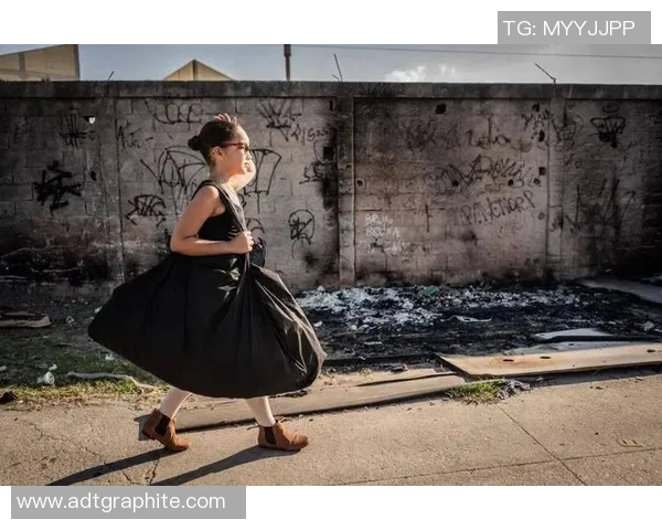 伊朗足球明星的妻子是谁揭秘她的生活与爱情故事