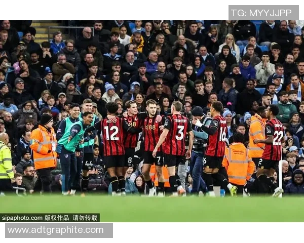 足球明星小胡子扎头发引发时尚潮流球迷纷纷模仿新风尚来袭 足球明星小胡子扎头发引发时尚潮流球迷纷纷模仿新风尚来袭