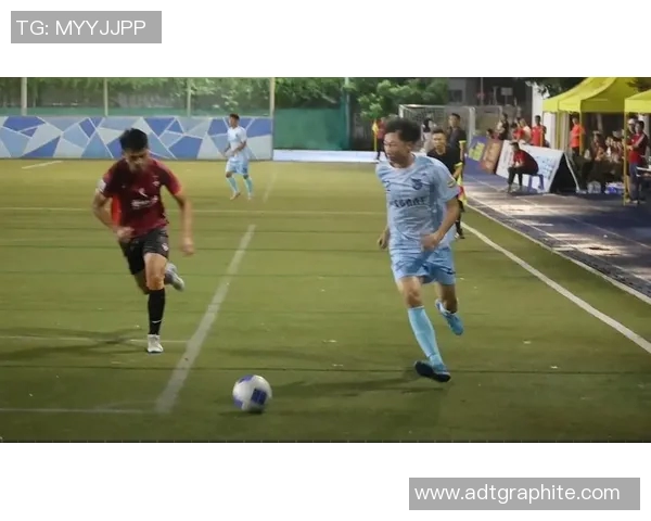 街头偶遇足球明星瞬间捕捉精彩时刻的视频合集