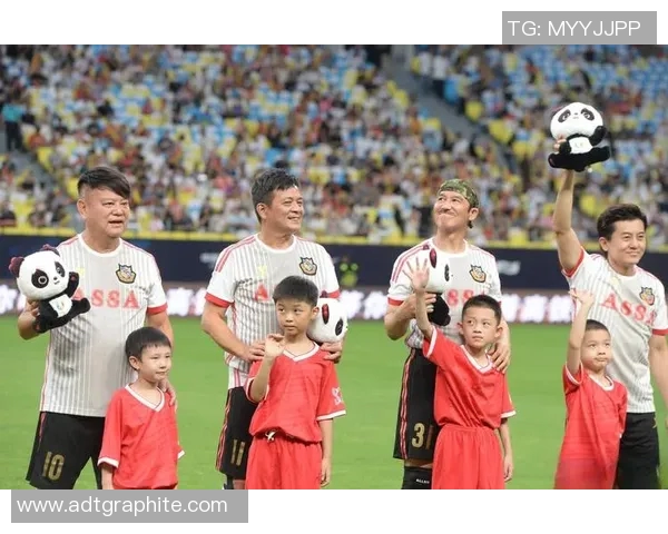 足球明星盛装合影西装男士展现风采与魅力的精彩瞬间