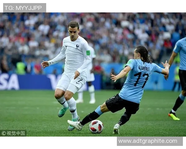 定格视频中的足球明星瞬间与动人背景音乐完美融合的精彩回顾 定格视频中的足球明星瞬间与动人背景音乐完美融合的精彩回顾