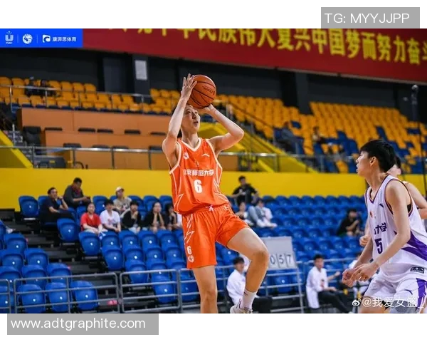 南邮篮球明星的崛起与奋斗历程展现青春热血与团队精神 南邮篮球明星的崛起与奋斗历程展现青春热血与团队精神
